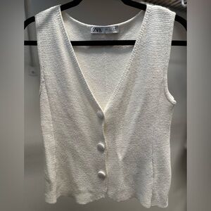 Zara White Sleeveless Button Down Top